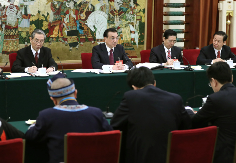 3月8日,中共中央政治局常委、国务院总理李克强参加十二届全国人大五次会议广西代表团的审议。